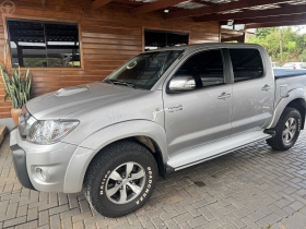 hilux srv 4x4 automatica 2010 tapejara