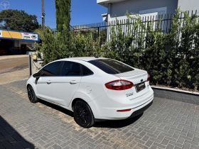 fiesta titaniun sedan 2016 tapejara