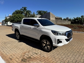 hilux srx 2019 tapejara
