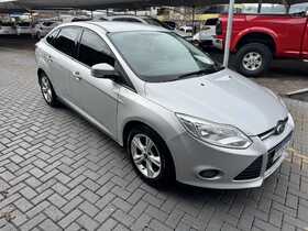 focus sedan 2014 tapejara