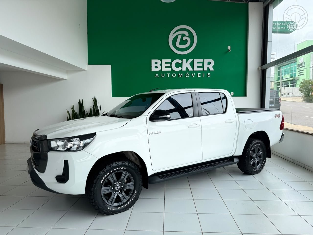 HILUX 2.8 SR 4X4 CD 16V DIESEL 4P AUTOMÁTICO - 2024 - SANTA CRUZ DO SUL