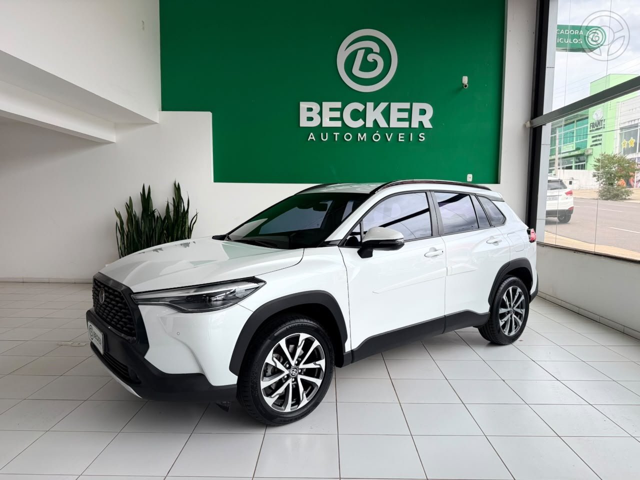 COROLLA 2.0 CROSS XRE 16V FLEX 4P AUTOMÁTICO - 2024 - SANTA CRUZ DO SUL