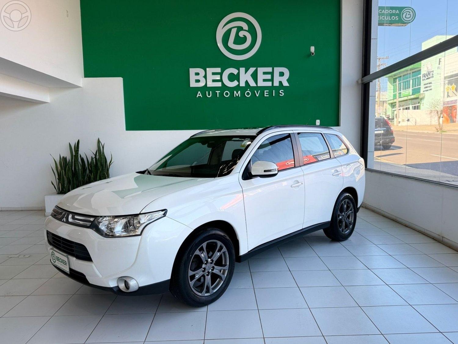 OUTLANDER 2.0 16V 4P AUTOMÁTICO - 2014 - SANTA CRUZ DO SUL