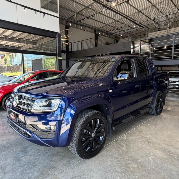 VOLKSWAGEN - AMAROK 3.0 V6 EXTREME CD DIESEL 4X4 AT 4P AUTOMÁTICO - 2023/2024 - AZUL - R$ 268.900,00