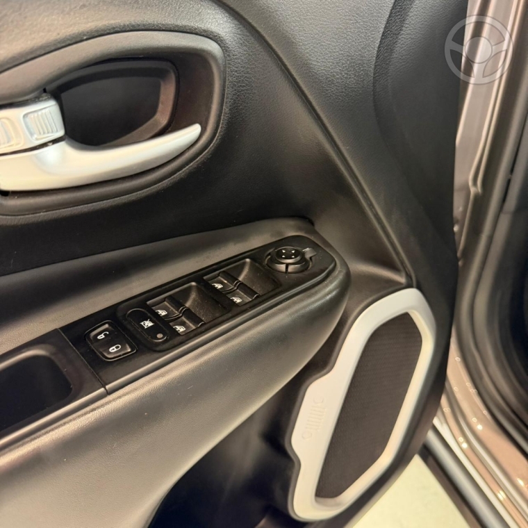JEEP - RENEGADE 1.8 16V FLEX LONGITUDE 4P AUTOMÁTICO - 2019/2020 - CINZA - R$ 84.900,00