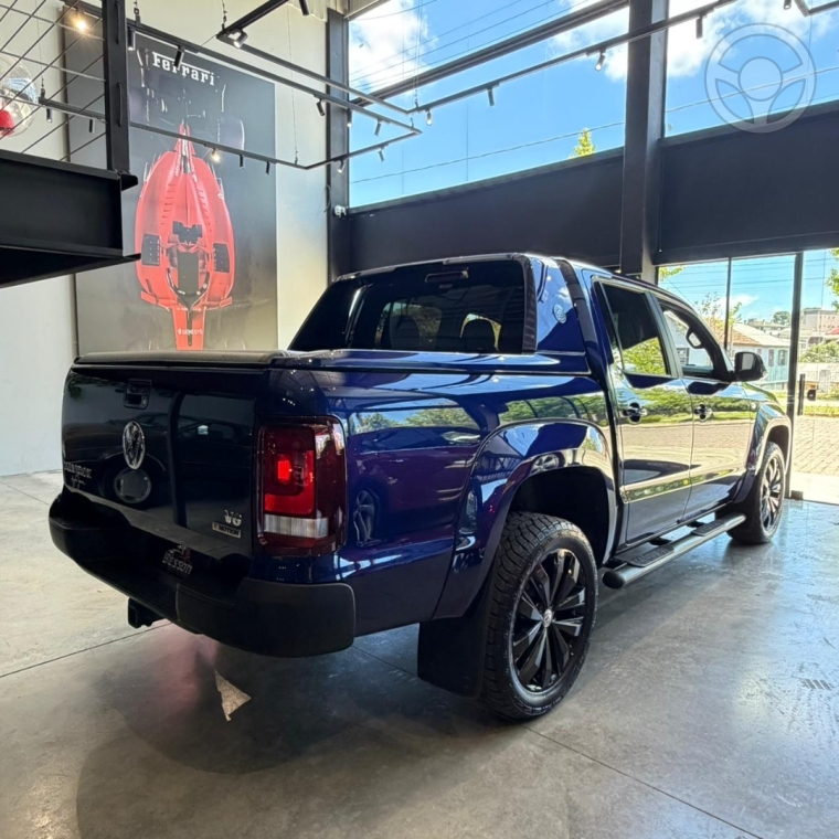 VOLKSWAGEN - AMAROK 3.0 V6 EXTREME CD DIESEL 4X4 AT 4P AUTOMÁTICO - 2023/2024 - AZUL - R$ 268.900,00