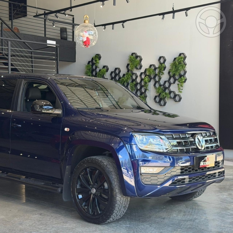 VOLKSWAGEN - AMAROK 3.0 V6 EXTREME CD DIESEL 4X4 AT 4P AUTOMÁTICO - 2023/2024 - AZUL - R$ 268.900,00