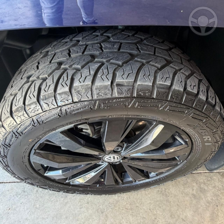 VOLKSWAGEN - AMAROK 3.0 V6 EXTREME CD DIESEL 4X4 AT 4P AUTOMÁTICO - 2023/2024 - AZUL - R$ 268.900,00