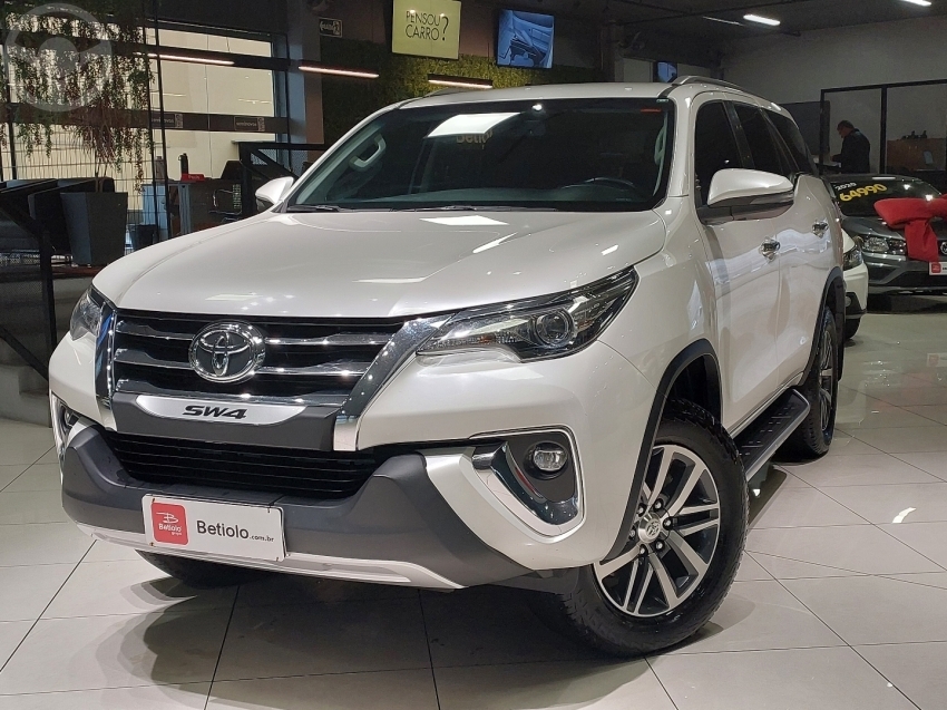 HILUX SW4 2.8 SRX 4X4 7 LUGARES 16V TURBO INTERCOOLER DIESEL 4P AUTOMÁTICO - 2020 - CAXIAS DO SUL