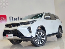 hilux sw4 2.8 4x4 srx platinum turbo 7 lugares diesel 4p automatico 2025 caxias do sul