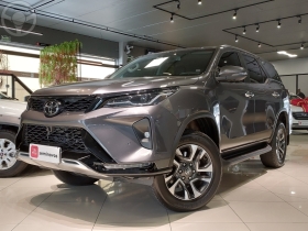 hilux sw4 2.8 4x4 srx platinum turbo diesel 4p automatico 2025 caxias do sul