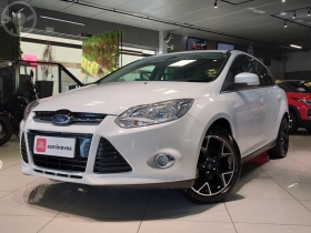 focus 2.0 titanium 16v flex 4p automatico 2014 caxias do sul
