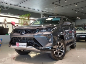 hilux sw4 2.8 4x4 srx platinum turbo 7 lugares diesel 4p automatico 2024 caxias do sul