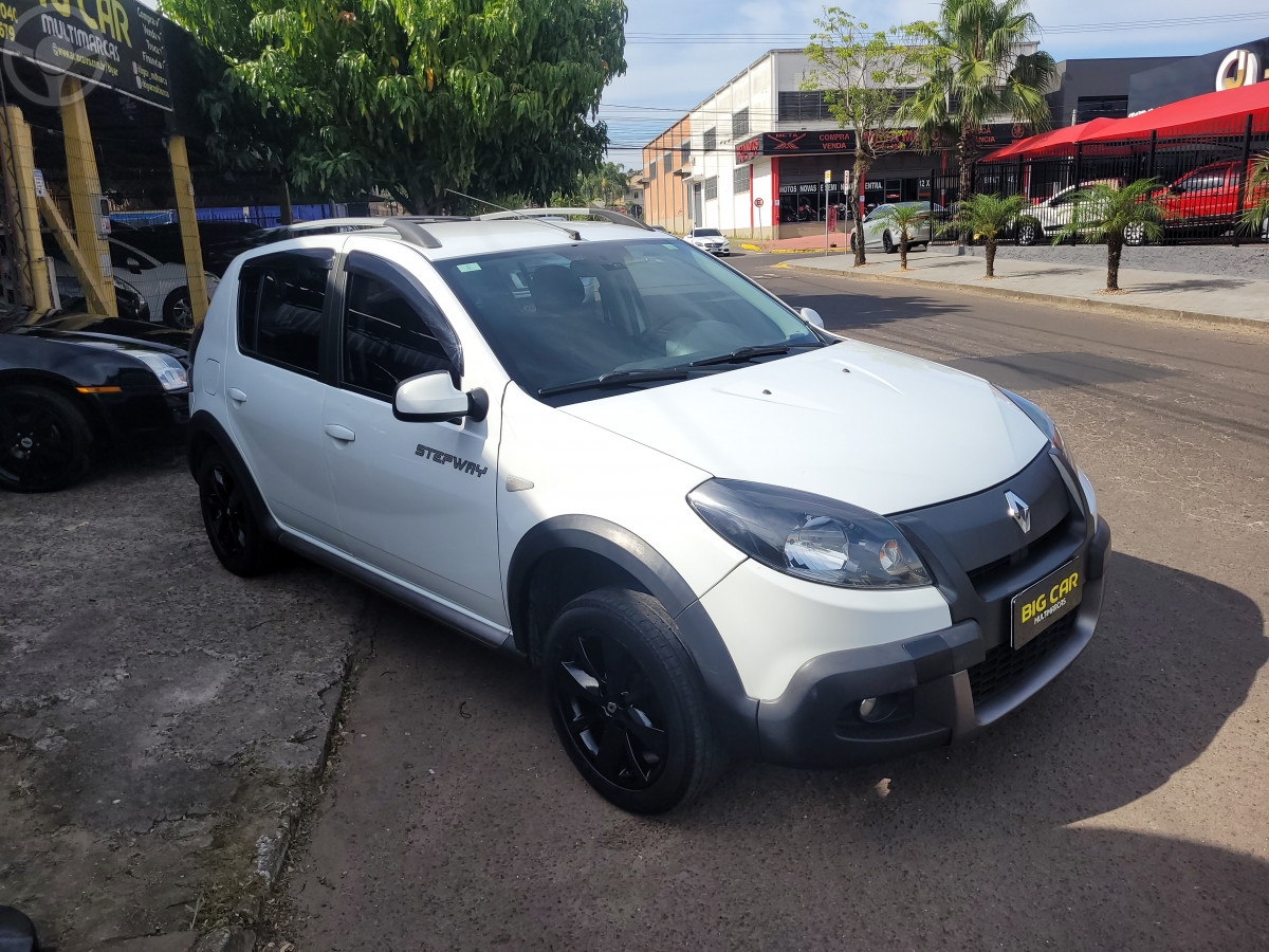 SANDERO 1.6 STEPWAY 8V FLEX 4P MANUAL - 2014 - CAMPO BOM