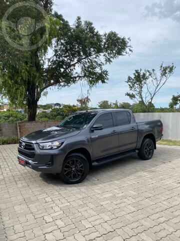 HILUX CD SR AUT. 4X4 - EXCELENTE ESTADO - 2023 - PASSO FUNDO