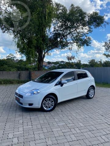 PUNTO ATTRACTIVE - - EXCELENTE ESTADO - 2011 - PASSO FUNDO