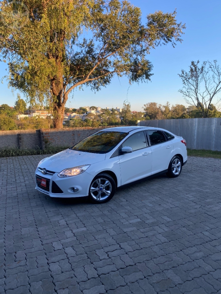 FOCUS 2.0 SE SEDAN 16V FLEX 4P AUTOMÁTICO - 2015 - PASSO FUNDO