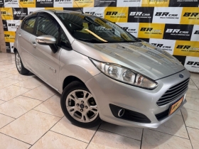 fiesta 1.6 se hatch 16v flex 4p automatico 2015 caxias do sul