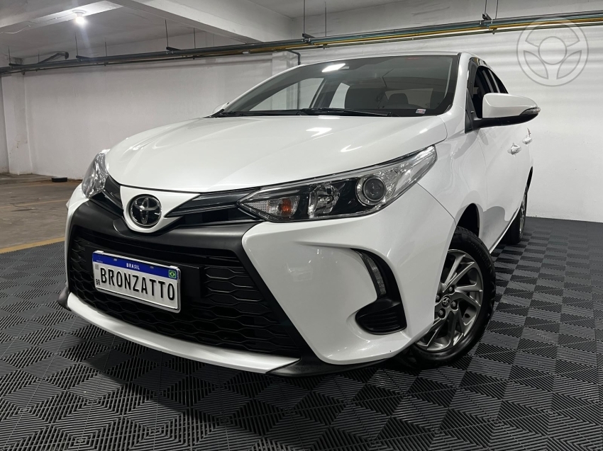 YARIS 1.5 XS SEDAN 16V FLEX 4P AUTOMÁTICO - 2023 - PORTO ALEGRE