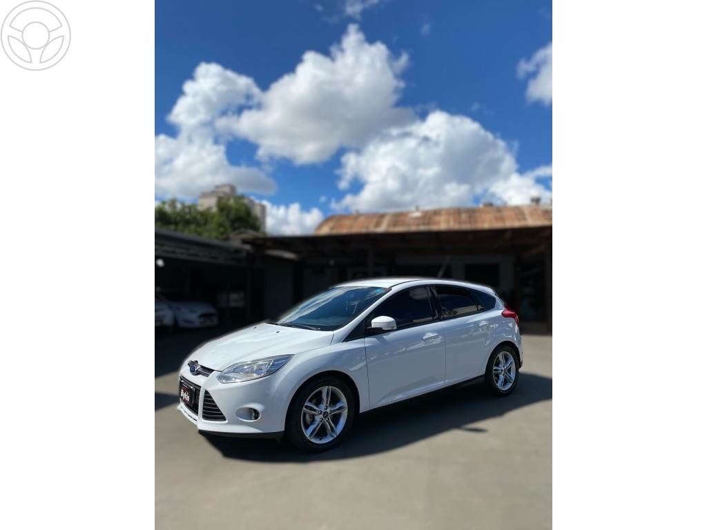 FOCUS HATCH SE 2.0 16V POWERSHIFT - 2015 - TAPEJARA