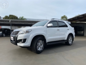 HILUX SW4 SRV 3.0 4X4 7 LUGARES