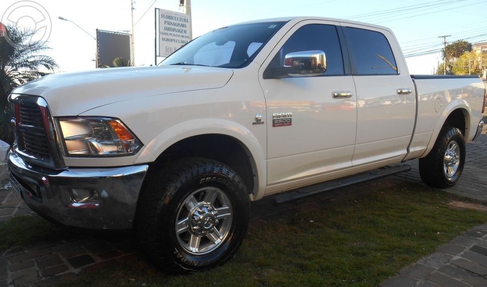 RAM 6.7 2500 LARAMIE 4X4 CD I6 TURBO DIESEL 4P AUTOMÁTICO - 2012 - PASSO FUNDO