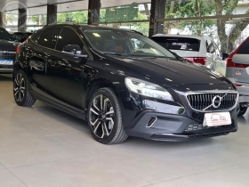 V40 2.0 T4 CROSS COUNTRY 4P AUTOMÁTICO