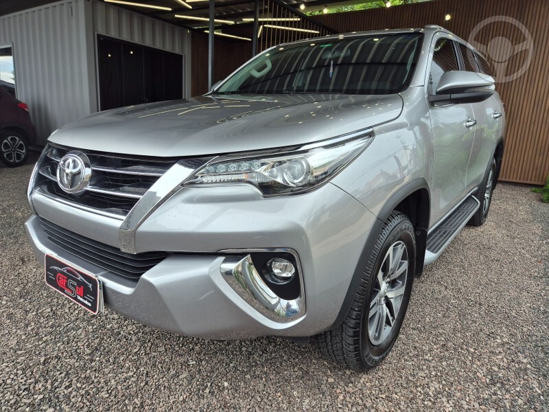 HILUX SW4 SRX 2.8 - 2018 - LAJEADO