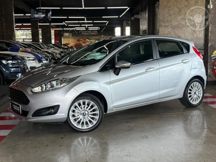 FIESTA 1.0 ECOBOOST TITANIUM PLUS HATCH 12V 4P AUTOMÁTICO - 2017 - CAXIAS DO SUL