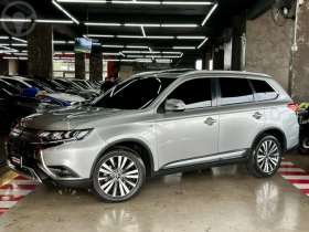 OUTLANDER 3.0 4X4 V6 24V 4P AUTOMÁTICO