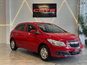 onix hatch lt 1.0 8v flexpower 5p mec.  2013 caxias do sul