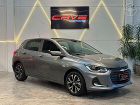 onix hatch prem. 1.0 12v tb flex 5p aut.  2023 caxias do sul