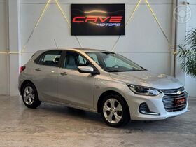 onix hatch prem. 1.0 12v tb flex 5p aut.  2020 caxias do sul