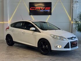 focus 2.0 16v se se plus flex 5p aut.  2015 caxias do sul