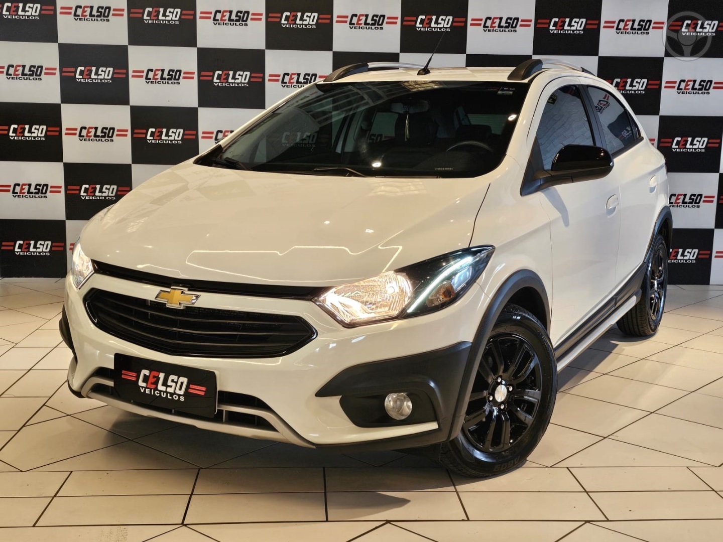 ONIX 1.4 MPFI ACTIV 8V FLEX 4P AUTOMÁTICO - 2017 - DOIS IRMãOS