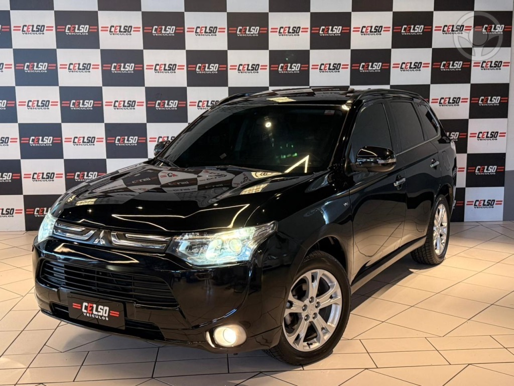 OUTLANDER 3.0 GT 4X4 V6 24V 4P AUTOMÁTICO - 2014 - DOIS IRMãOS