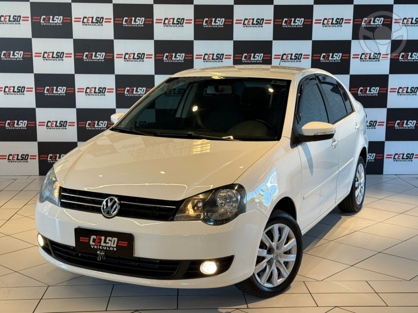 POLO SEDAN 1.6 MI 8V FLEX 4P MANUAL - 2013 - DOIS IRMãOS