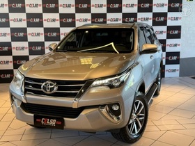 HILUX SW4 2.8 SRX 4X4 7 LUGARES 16V TURBO INTERCOOLER DIESEL 4P AUTOMÁTICO