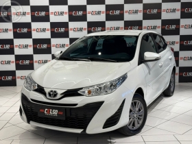 yaris 1.5 xl sedan 16v flex 4p automatico 2022 dois irmaos