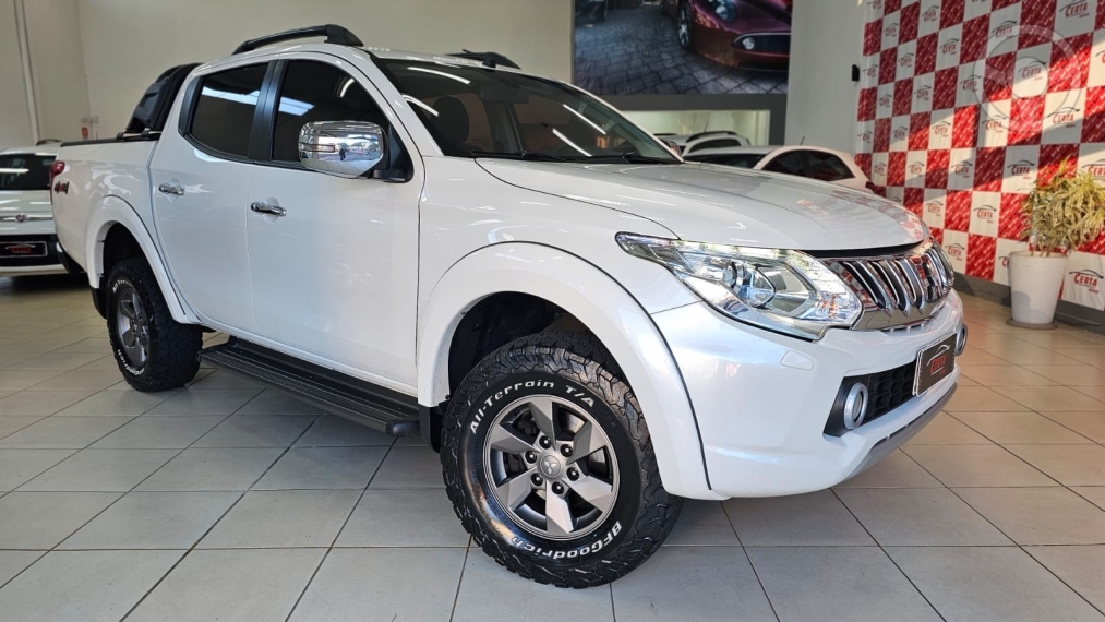 L200 TRITON 2.4 16V TURBO DIESEL SPORT HPE TOP CD 4P 4X4 AUTOMÁTICO - 2017 - PASSO FUNDO