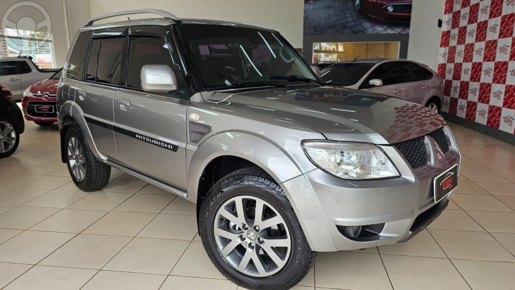 PAJERO TR4 2.0 4X2 16V 140CV FLEX 4P AUTOMÁTICO - 2015 - PASSO FUNDO