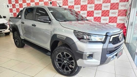 hilux conquest 4x4 25  2024 passo fundo