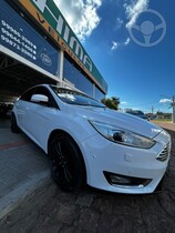 focus sedan titanium 2016 venancio aires