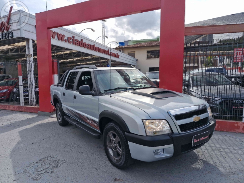 S10 2.4 MPFI RODEIO 4X2 CD 8V FLEX 4P MANUAL - 2011 - CAXIAS DO SUL