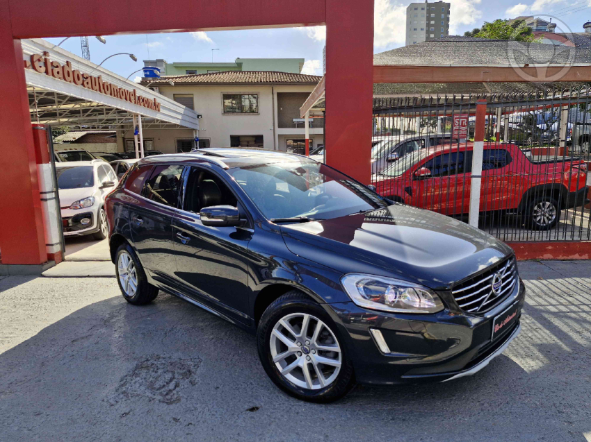 XC60 2.4 D5 MOMENTUM DIESEL AWD 4P AUTOMÁTICO - 2017 - CAXIAS DO SUL