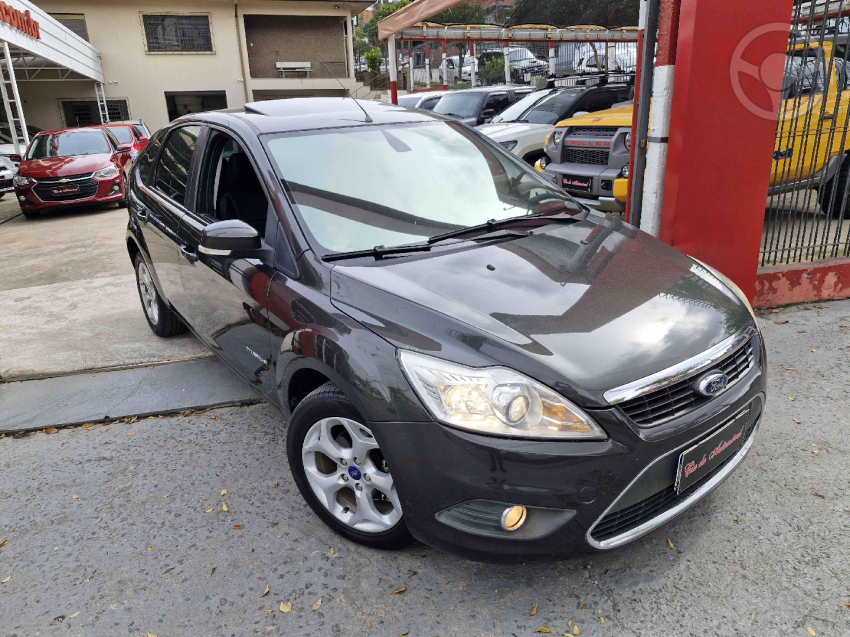 FOCUS 2.0 TITANIUM HATCH 16V FLEX 4P AUTOMÁTICO - 2013 - CAXIAS DO SUL