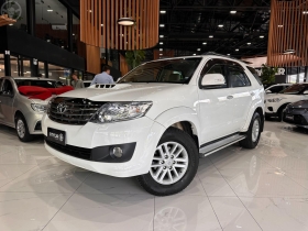 hilux sw4 3.0 srv 4x4 7 lugares 16v turbo intercooler diesel 4p automatico 2013 santa cruz do sul
