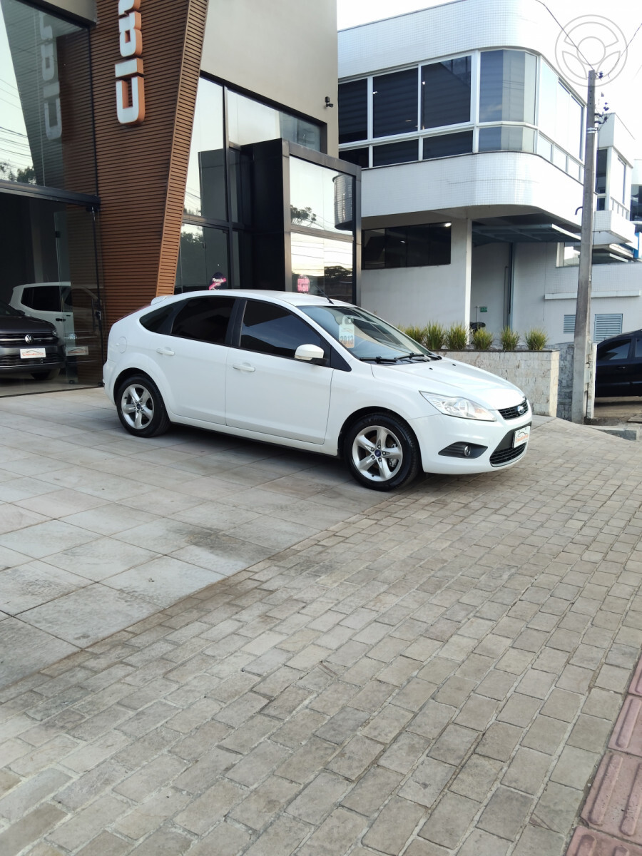 FOCUS 1.6 8V FLEX 4P MANUAL - 2013 - ERECHIM