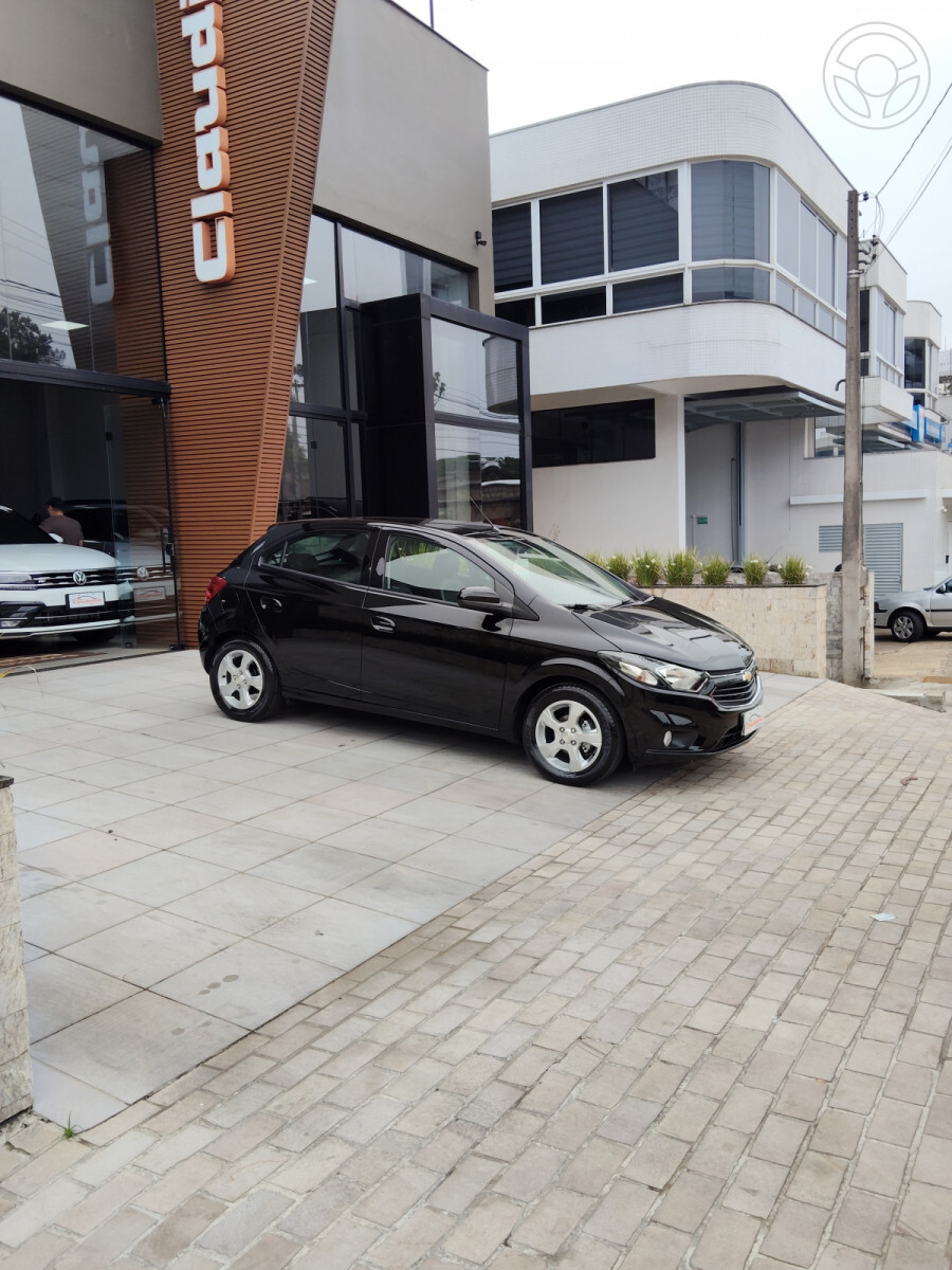 ONIX 1.4 MPFI LTZ 8V FLEX 4P MANUAL - 2018 - ERECHIM
