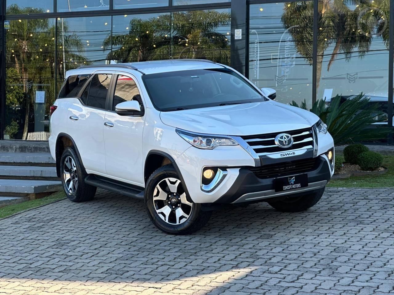 HILUX SW4 2.7 SRV 4X2 16V FLEX 7 LUGARES 4P AUTOMÁTICO - 2019 - PASSO FUNDO